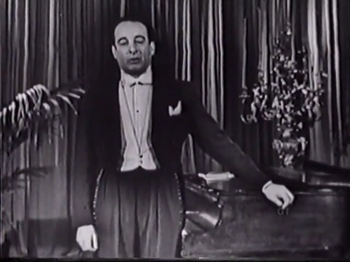 cap Victor Borge Great Comedy Performances (1992) 00 05 29 02.png