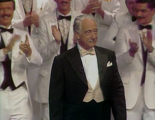 cap Victor.Borge.An.80th.Birthday.Celebration.1990.DVDRip.x264 HANDJOB 00 03 28 05.png