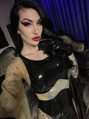 Makeup latex Fetisch.jpg