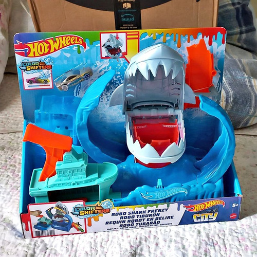 Hot Wheels City Robô Tubarão.jpg