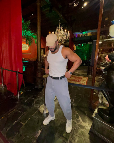 Photo by Felipe FERR on August 02, 2024. May be an image of 1 person, biceps and sweatpants..jpg