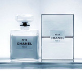 1047157350845575201 1 farbig