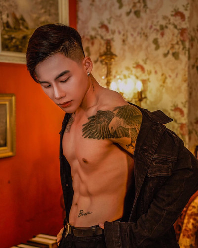 Photo shared by 黃漢華 on August 09, 2024 tagging @wait wait photo. May be an image of 1 person and hai.jpg
