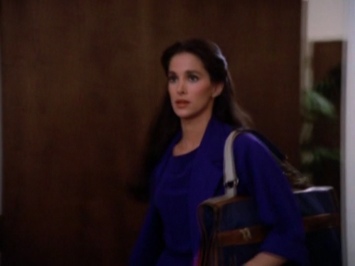 cap Hotel.S01E00.Hotel.DVDRip.DD2.0.x264 00 15 19 03.png