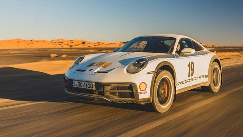 2023 Porsche 911 Dakar in action 30