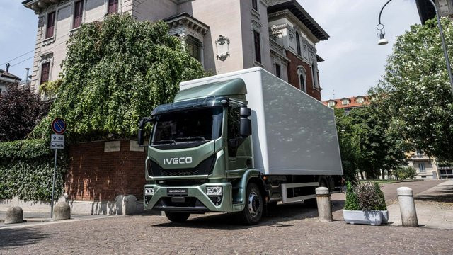 2 iveco eurocargo 2024