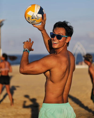 Photo by Billy Wang on July 30, 2024. May be an image of 3 people, people playing football, people p.jpg