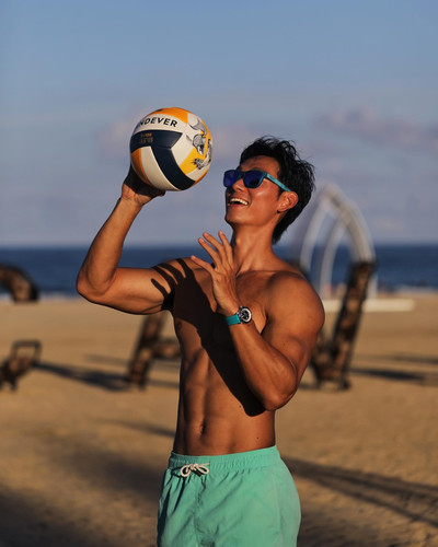 Photo by Billy Wang on July 30, 2024. May be an image of 1 person, playing football, playing volleyb.jpg
