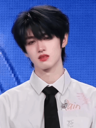 8B1BBBAC 8A5D 4720 A1A2 3C7FE2BC2141.gif