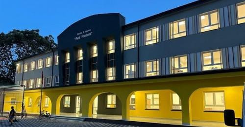 9343057737017311084?url=https%3A%2F%2Fshqiptarja.com%2Fuploads%2F539x308%2F1725819825 shkollaavnirus.jpg