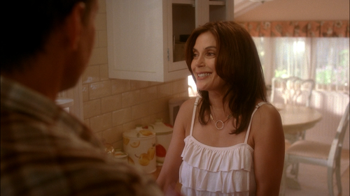 cap Desperate.Housewives.S06E01.Nice.is.Different.Than.Good.1080p.DSNP.WEB DL.DDP5.1.H.264 FLUX 00 0.png
