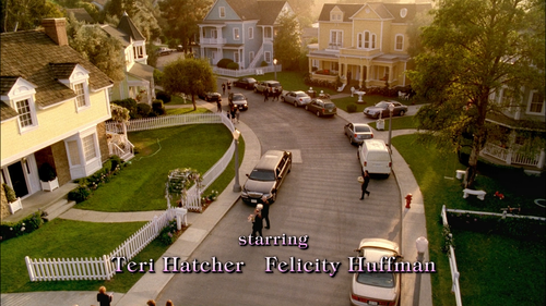 cap Desperate.Housewives.S01E01.Pilot.1080p.DSNP.WEB DL.DDP5.1.H.264 FLUX 00 02 40 04.png