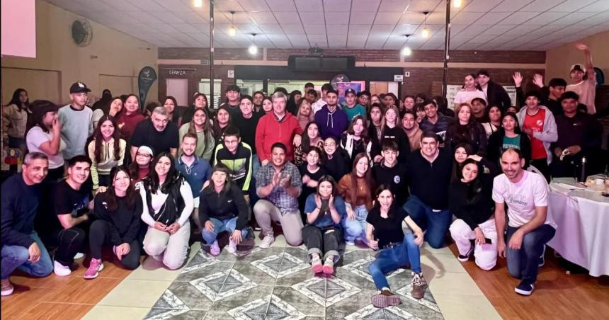 Ciberludopatía en el oeste pampeano: más de 200 jóvenes debatieron sobre sus riesgos