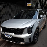 Kia Sorento 2024 visto de frente