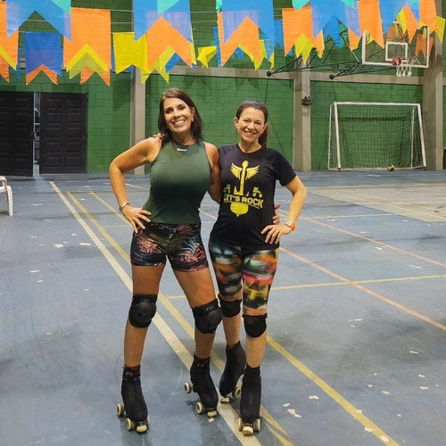 rollerbladng413Figure skating class in the rhythm of São João