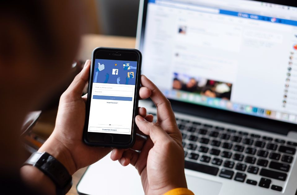 15 Strategie Efficaci per Aumentare Follower su Facebook 2024