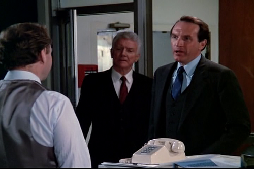 The.Equalizer.S01E01.Pilot.The.Equalizer.NTSC.DVD.REMUX 006.png