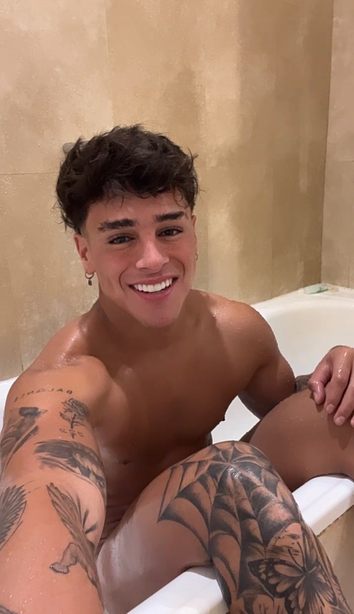 The Following 2 Users Say Thank You to Buồn Đời For This Useful Post 