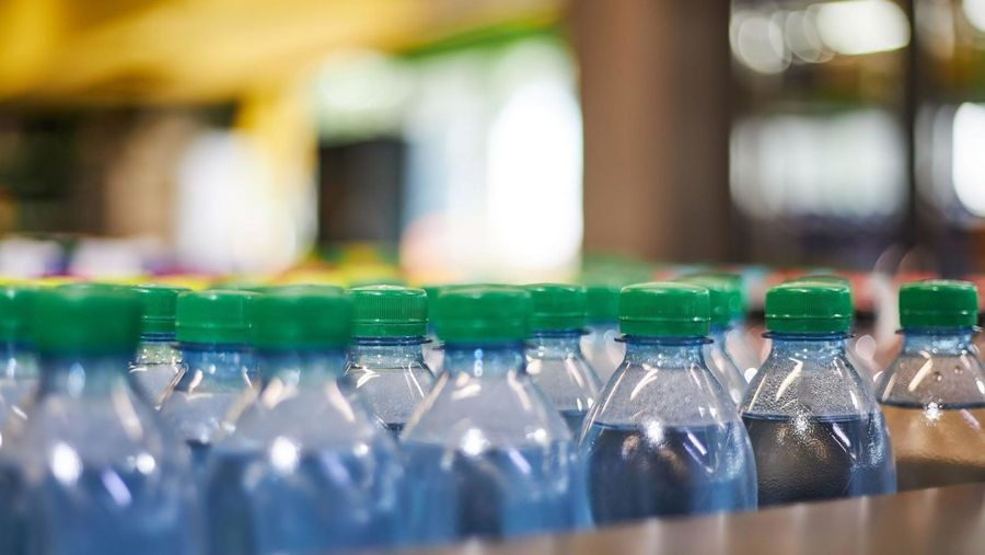 Perché è Pericoloso bere Acqua in Bottiglia?