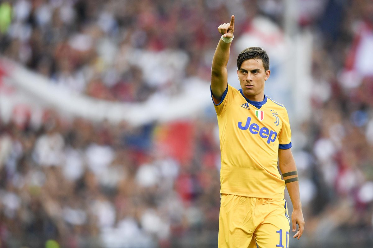 Genoa-Juventus 2-4, super rimonta con magico Dybala: prima tripletta in Italia