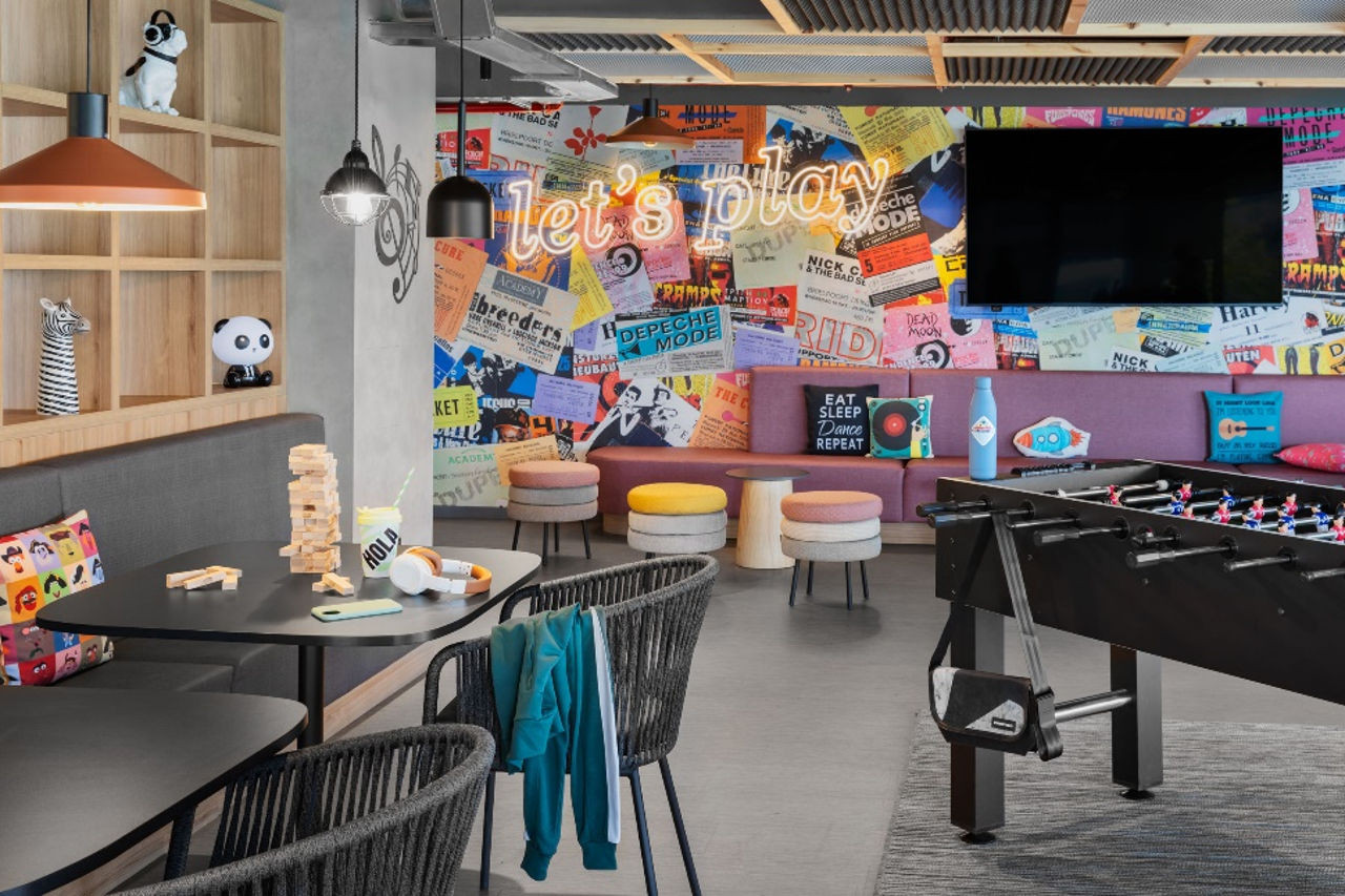 Moxy Hotels: Un Decennio di Innovazione nell’Ospitalità