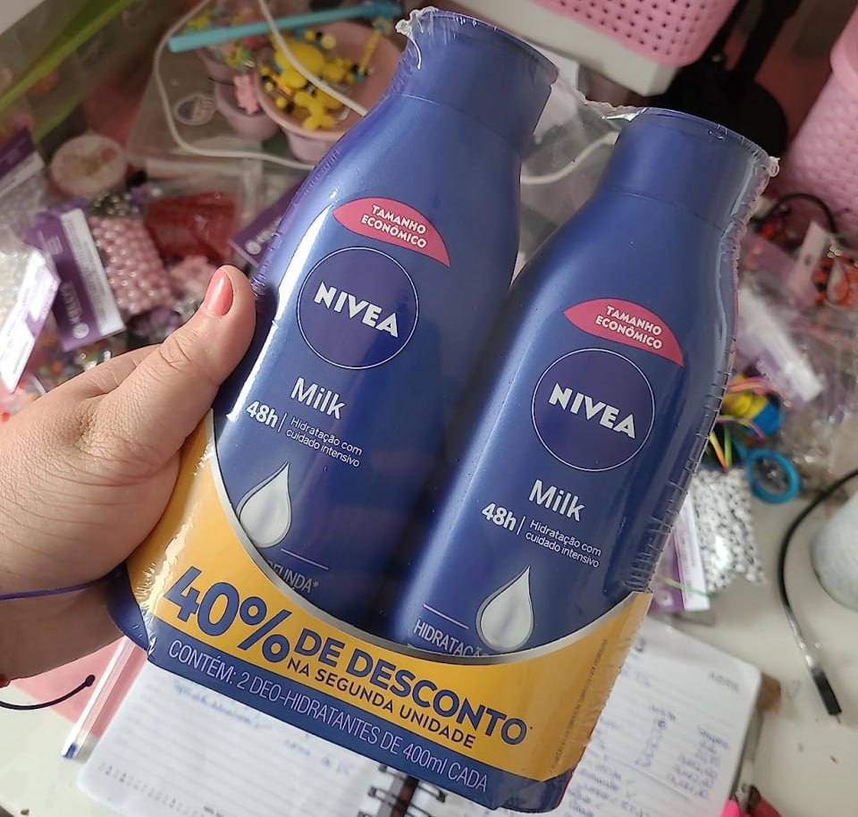 Kit com 2 Loções Hidratantes Milk Pele Seca a Extrasseca 400Ml Cada, Nivea