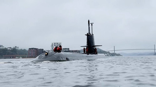 f4sxghu6YyaVTABq.jpg