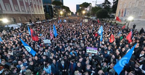 774125712763017934?url=https%3A%2F%2Fgazetashqiptare.al%2Fwp content%2Fuploads%2F2022%2F11%2Fprotest.jpg