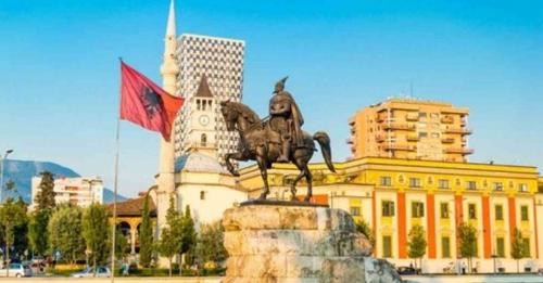 10526872295523645709?url=https%3A%2F%2Fshqiptarja.com%2Fuploads%2F539x308%2F1728022062 sheshiskender.jpg
