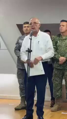 qpIUDSn1eHEmJoSi.jpg