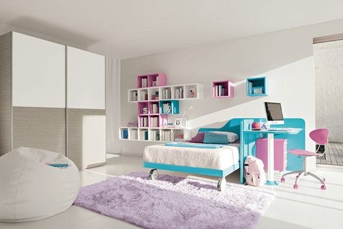 kleine kinderzimmer optimal einrichten türkis elemente am zimmer zimmergestaltung idee weiße wände.jpg