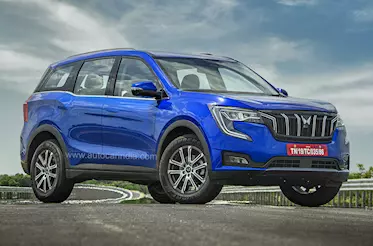 What is the price of XUV 700?.png