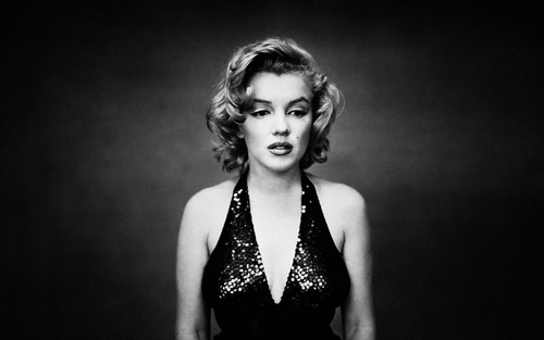 black and white marilyn monroe aka8ax3wrb7legzt.jpg