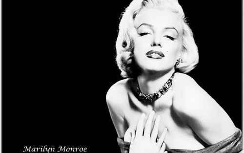 sSwqlMy marilyn monroe wallpaper.jpg