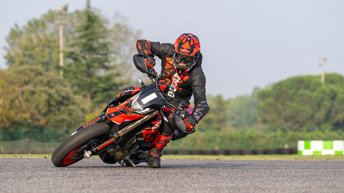 Ducati Hypermotard Mono DWP24 Overview gallery 1920x1080 04.jpg