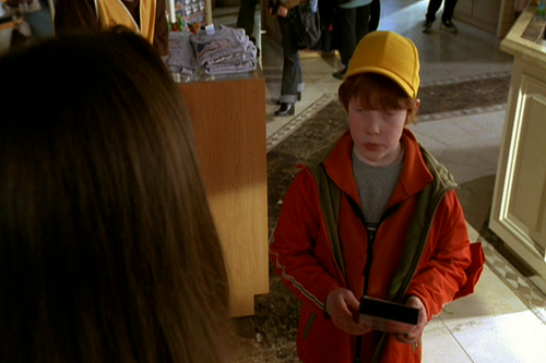 Wonderfalls.S01E01.NTSC.DVD.5.1.MPEG 2.REMUX 001.png