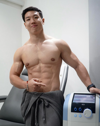 Photo by Bik on July 15, 2024. May be an image of one or more people, biceps and people bodybuilding.jpg