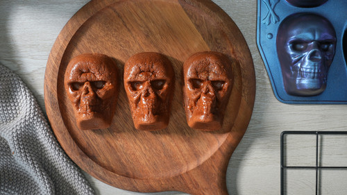 Skull Bakeware Pan 3.jpg