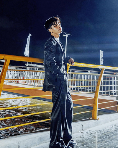 Photo by Huỳnh Sang on September 20, 2024. May be an image of 1 person, overcoat and duffle coat..jpg