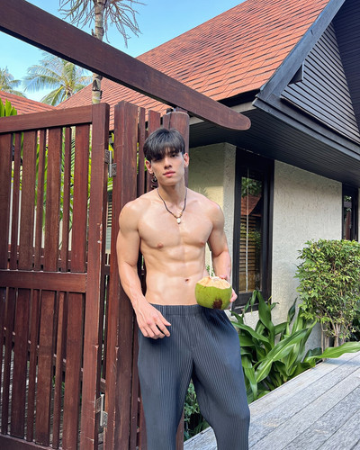 Photo by gap .jakarin puribhat on September 02, 2024. May be an image of 1 person, biceps, watermelo.jpg