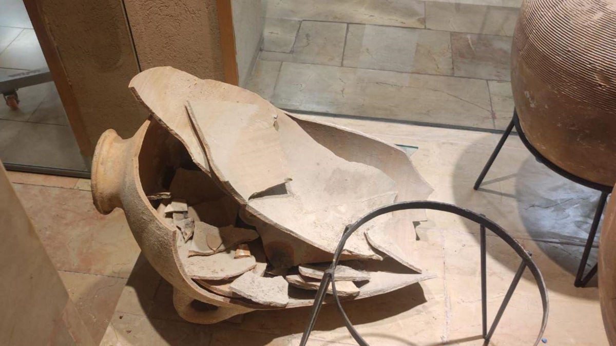 Antica Giara Distrutta da Bimbo di 5 anni al Museo