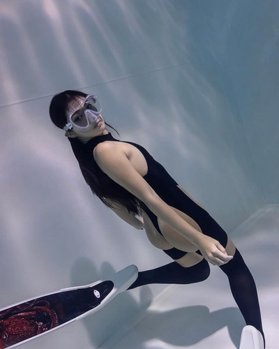 asian755@manabukoga underwater swimsuit REALISE @realise japan