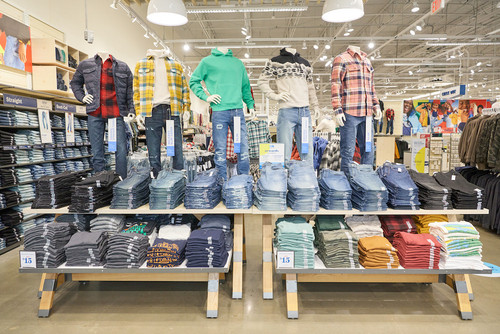 Old Navy interior.jpg