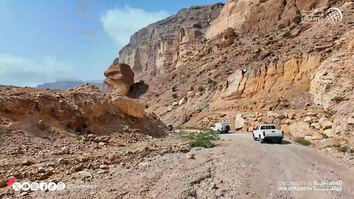 AjiRU0Js5 2C939D.jpg