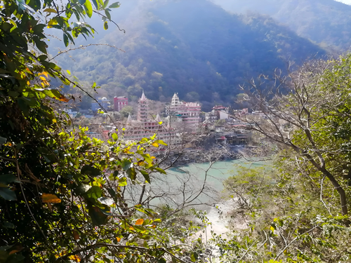 View of Ganges river in Rishikesh.png