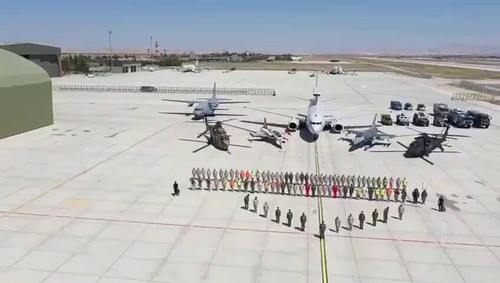 KKWuFbSI b9BHWUa.jpg