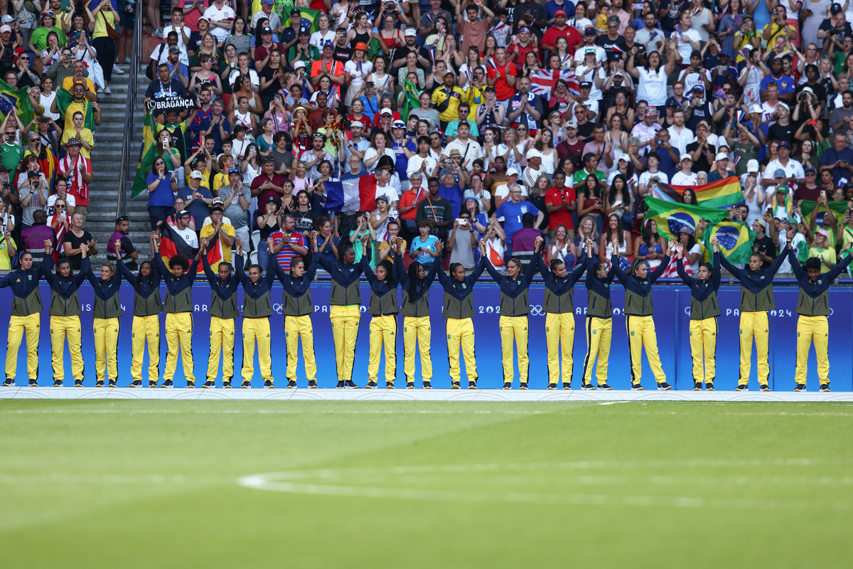 Seleção feminina de futebol