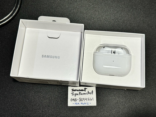 GalaxyBuds3 02.jpg