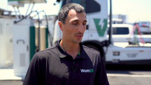 acJrNn8 2w37 kDY.jpg