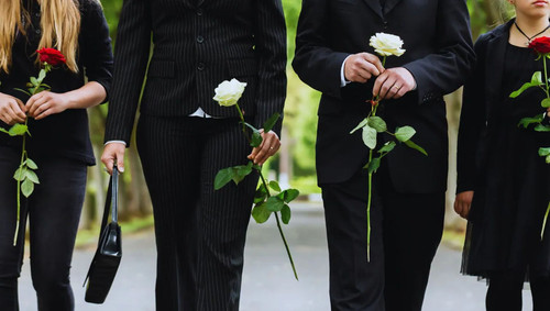 moda abbigliamento colore nero.jpg